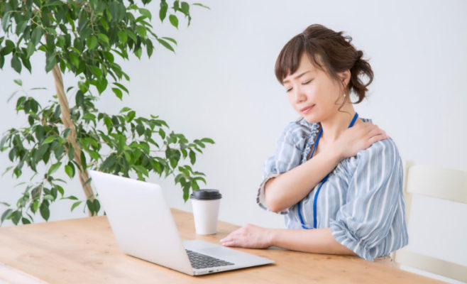 デスクワーク肩こり